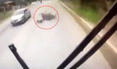 Otobüsün Altında Kalan Motosikletli Hayatını Kaybetti