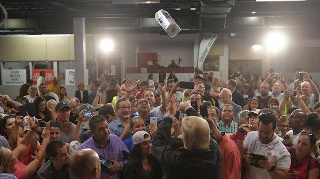 L'hallucinant discours de Trump aux sinistrés de l'ouragan Maria à Porto Rico