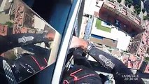 Alain Robert escalade une tour de Barcelone en caméra embarquée
