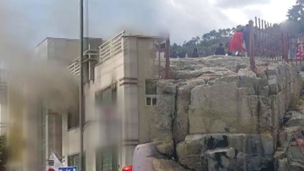 [휴일 사건사고] 해돋이 전망대 난간 부서져 형제 중상 / YTN