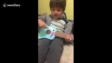 Three-year-old's ukulele rendition of Twinkle Twinkle Little Star
