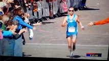 cinsel organı açıkta koşan maratoncu
