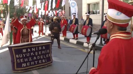 Devlet Bahçeli, Manisa'da Coşkuyla Karşılandı