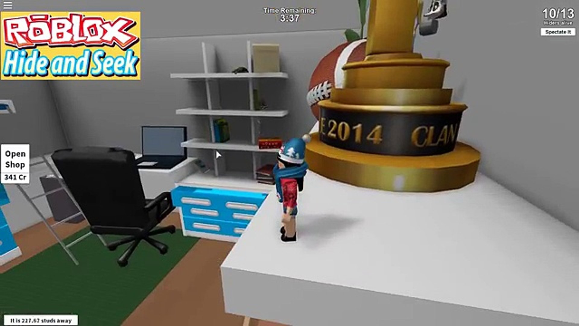 ⁣Catch Us If You Can~! Roblox Hide and Seek Extreme with Gamer Chad DOLLASTIC PLAYS!
