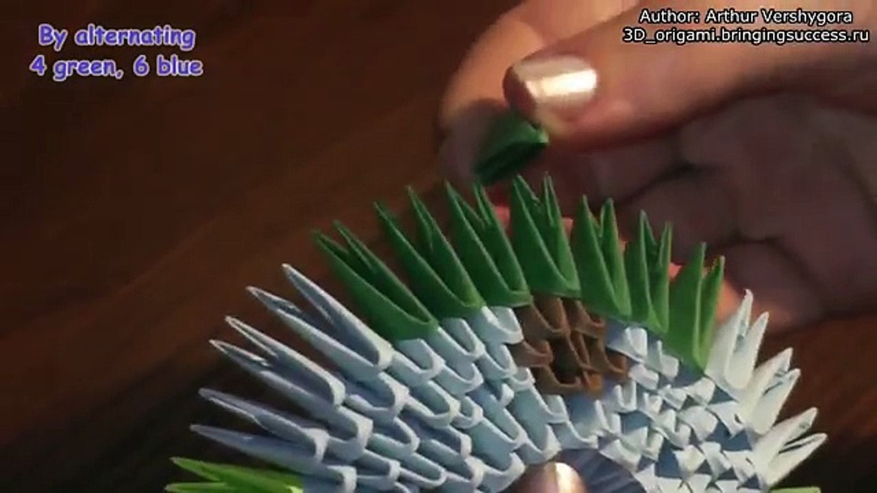 3D origami Christmas bauble tutorial