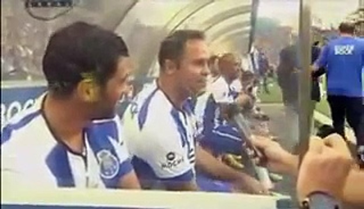 A 'azia' de Sérgio Conceição no jogo de despedida do Deco
