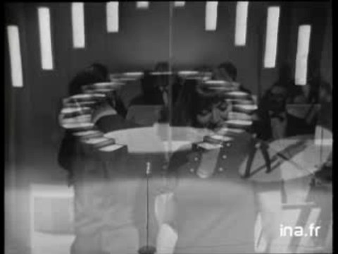 Jacques Dutronc Il est cinq heures Paris s'éveille