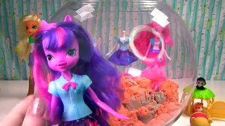My Little Pony MLP Equestria Girls with Wrong Heads & Toy Surprises | Fizzy Toy Show