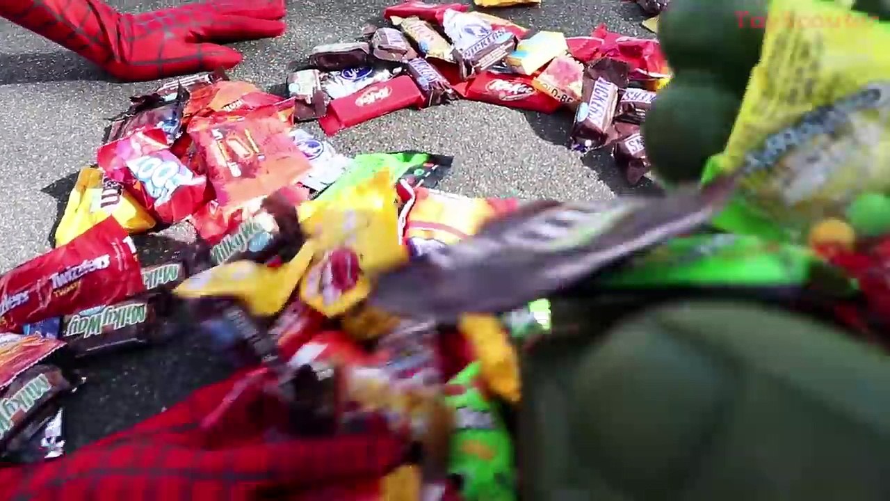 Is Spiderman & Hulk PREGNANT? w/ Joker & The Witch in Real Life