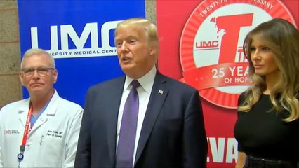 الرئيس الأميركي يزور لاس فيغاس ويجتمع بفرق الإنقاذ