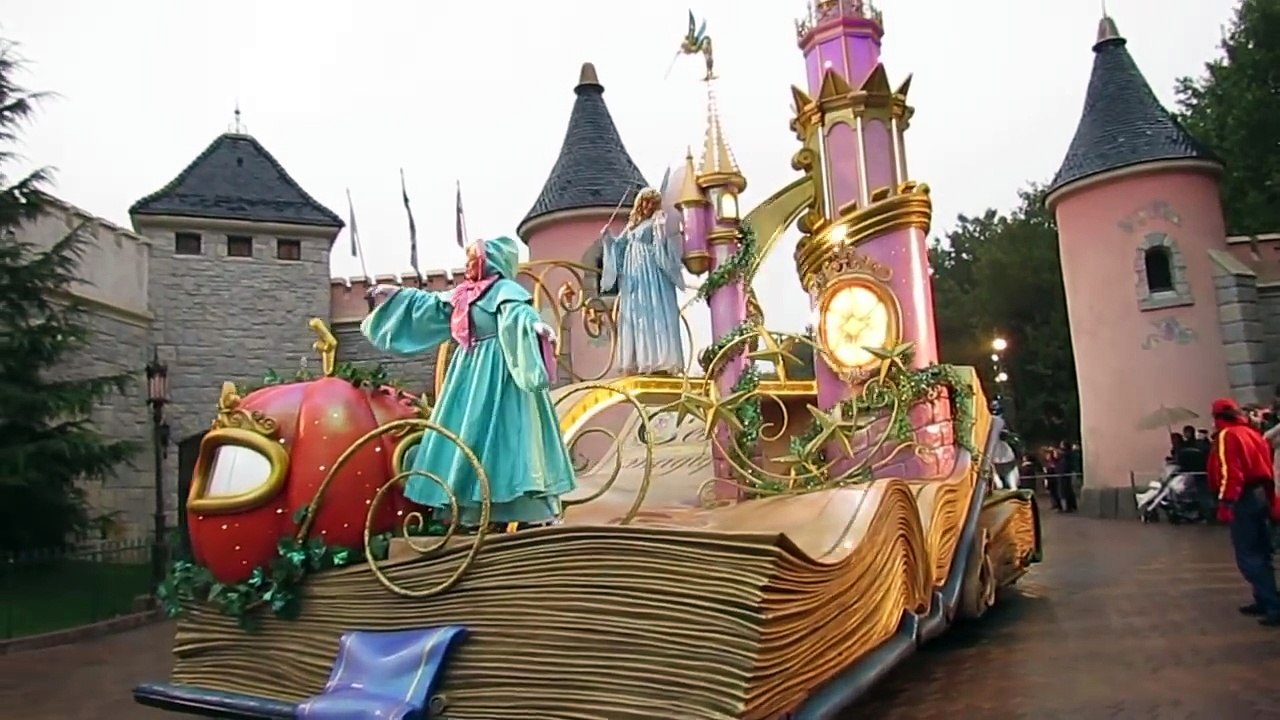 Parade de noël Disneyland Paris 12 Novembre - La Reine des neiges