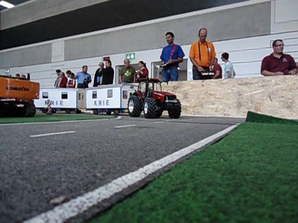 ROAD MOVIE CHILDREN CIRKUS SCALE