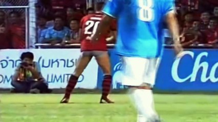 축구경기중 발생한 배꼽잡는 퇴장순간들