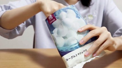 [ASMR] 囁きながら、マシュマロを食べる #1 Marshmallow Eating Sounds, Whispering