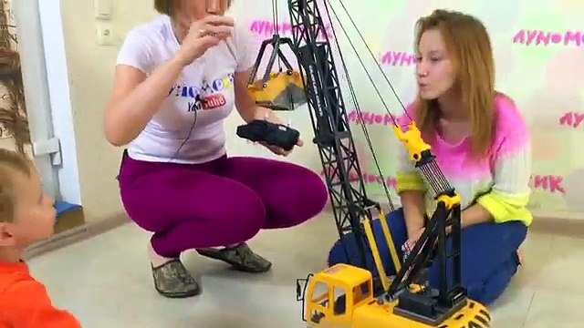 ОГРОМНЫЙ ГУСЕНИЧНЫЙ ТРАКТОР Hobby Engine на радиоуправлении точная копия 1:12 / CRAWLER CRANE
