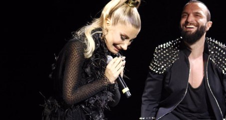 Sağlığına Kavuşan İrem Derici, Berkay'la Birlikte Sahne Aldı