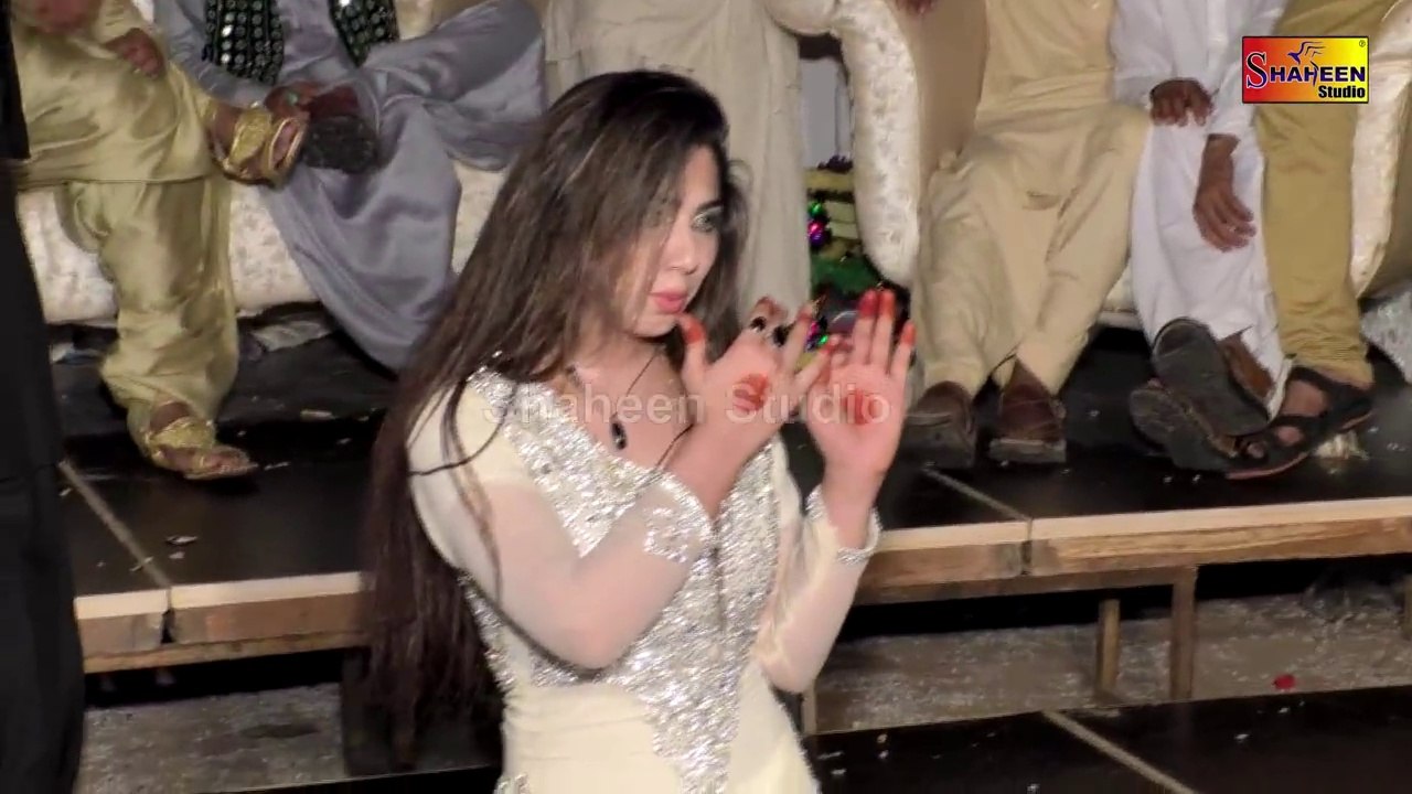 Mehak Malik Jainday Naal Dil laya In Kot Adu_Mujra of Mehak Malik_Wedding Mujra