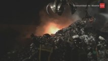 Arde una planta de gestión de residuos en Serranillos del Valle (Madrid)