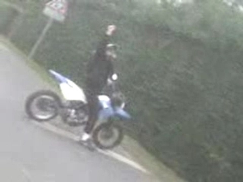 stoppie 30m