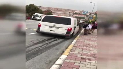 10 Kişilik Minibüste 21 Öğrenci