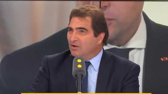 Arrogant , mépris , insulte la gauche et la droite condamnent les propos de Macron sur GM&S