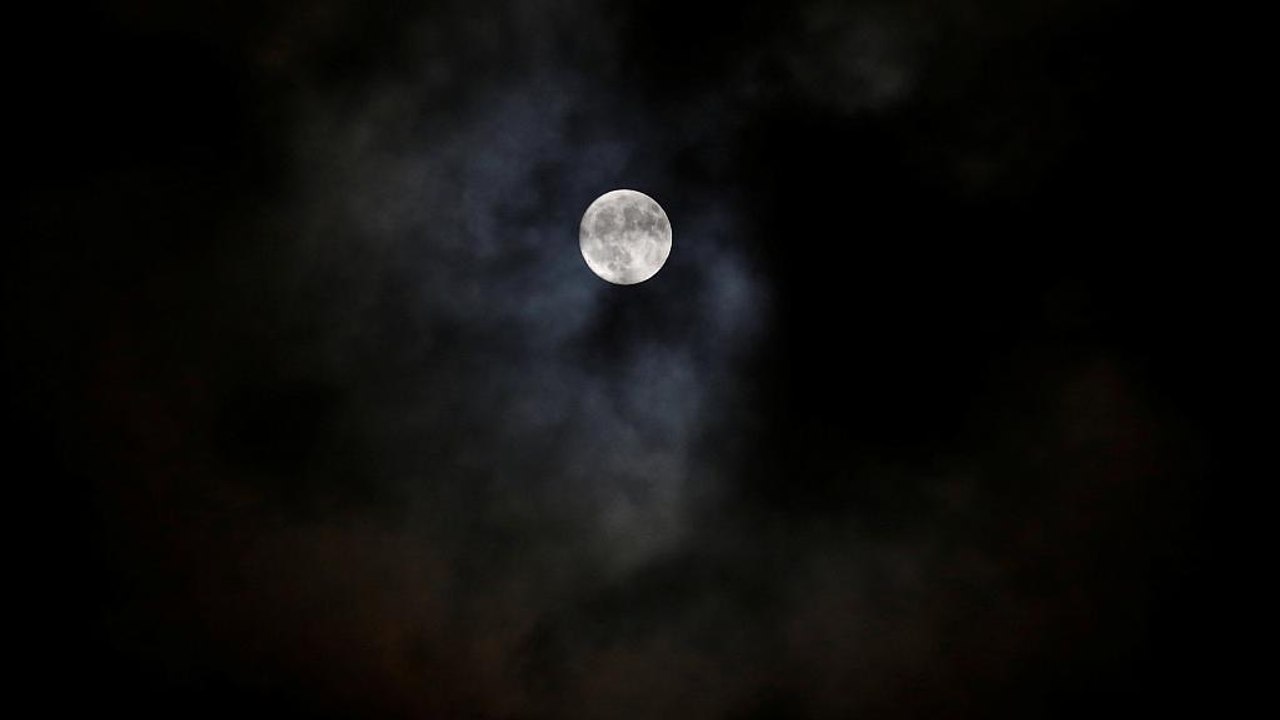 Feierlichkeiten: Der Mond ist aufgegangen