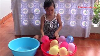 The Balloons water show- Children learn colors with balloons