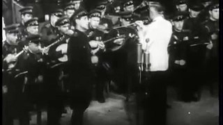 Хор Александрова в центре Берлина, 1948 г. Немцы в восторге слушают! Уникальное видео!