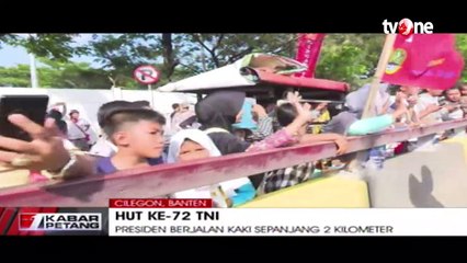 Presiden Berjalan Kaki Sepanjang 2 Kilometer Menuju Tempat Upacara HUT ke-72 TNI