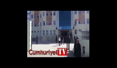 Öğrencinin başına çanta asma kancası saplandı