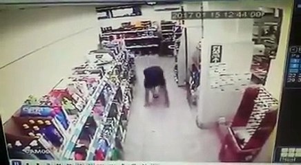 Adam bim'de şınav çekiyor bi insan neden bim'de şınav çeker ya