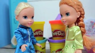 Anna and Elsa Make Play-doh HATCHIMAL! - Anna and Elsa toddlers