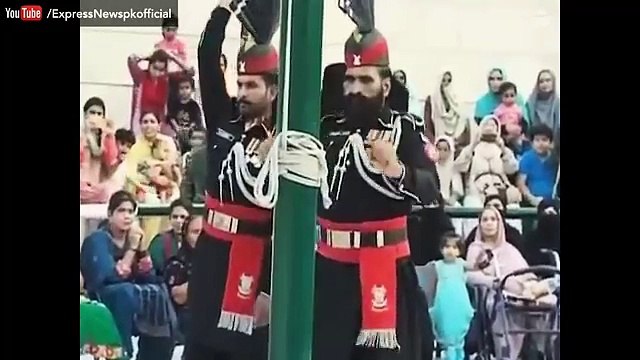 Dazzling Defence Day ceremony at Pak India border - Express News