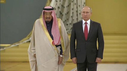 Video herunterladen: Rusia y Arabia Saudí firman grandes acuerdos militares y energéticos