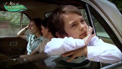 ALGUNAS PERSONAS VEN EL MUNDO DESDE LA VENTANA DE SU AUTO