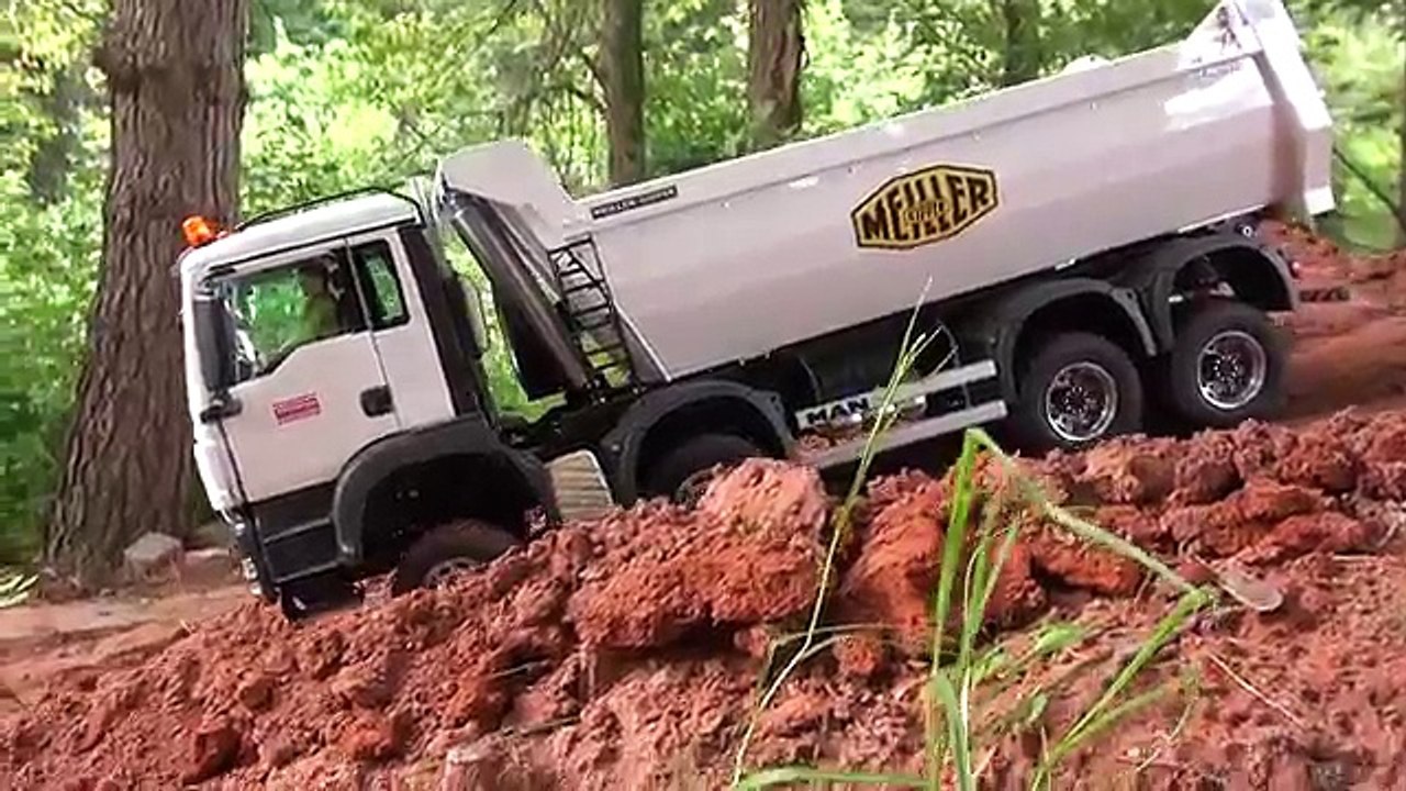 ScaleART 4-AXLE HALFPIPE TIPPER! MAN TGS 8X8! KOMATSU DOZER! CONSTRUCTION-SITE!