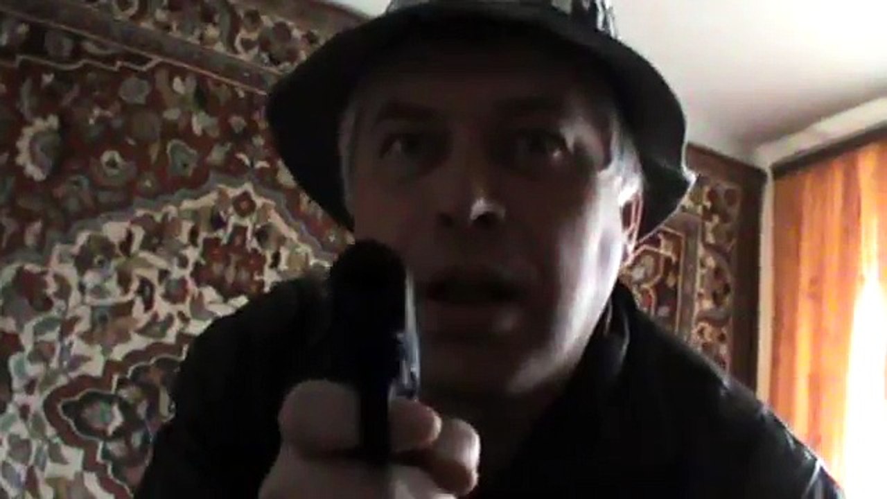 Шутер по дому ( Можно сказать, что это видео пародия на шутеры )