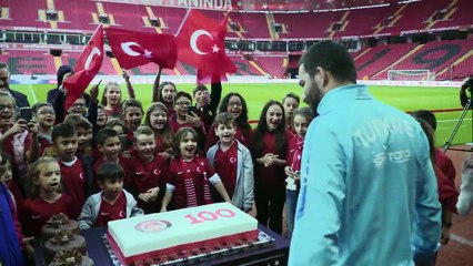 Milli Takım Çocuk Kulübü'nden Arda Turan'a sürpriz