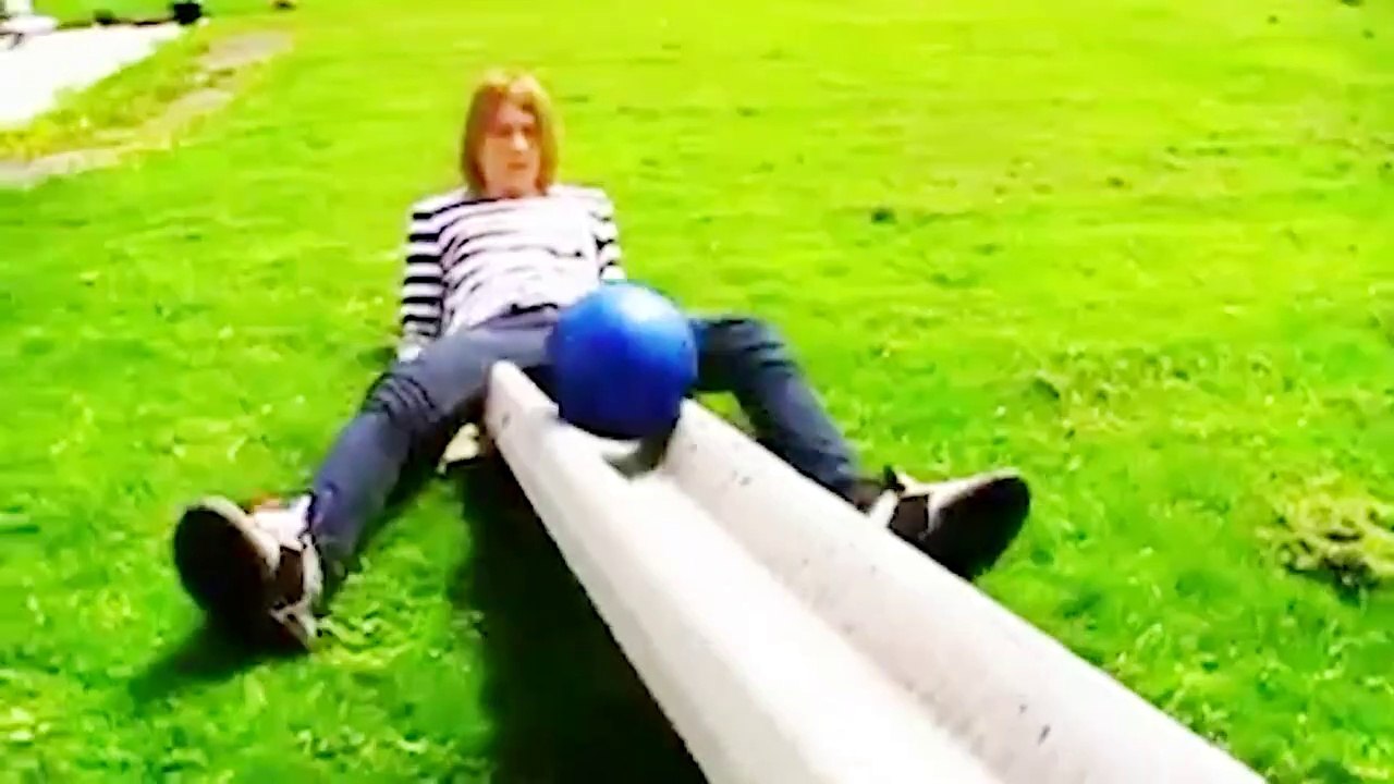 CRAZY BOWLING FAILS【Video Pizza】
