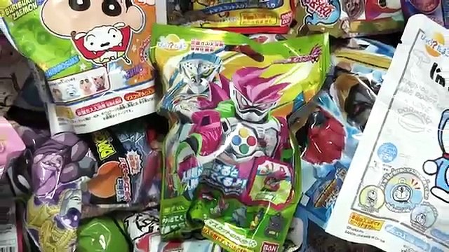 びっくらたまご×100 アンパンマン 仮面ライダーエグゼイド ディズニー ポケモン 妖怪ウォッチ ウルトラマンオーブ プリキュア クレヨンしんちゃん ヘボット ワンピース 戦隊 アニメ おもちゃ