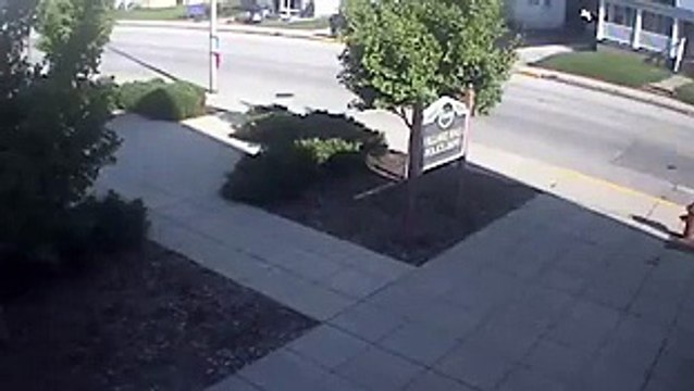 Un chauffard perd le controle de sa voiture à 160 kmh alors que la rue etait limitée à 40 kmh