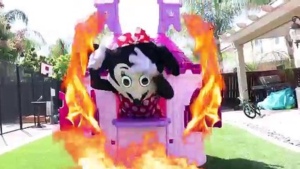 Minnie Mouse CASTLE PLAYHOUSE on FIRE! w/ Pink Spidergirl & Paw Patrol Marshall in Real Life