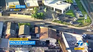 Police chase stolen car in Los Angeles