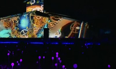 Pertunjukan Cahaya dan Lentea Digelar Meriah di Tiongkok