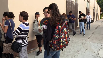 Jóvenes inmigrantes corren a renovar papeles en EEUU