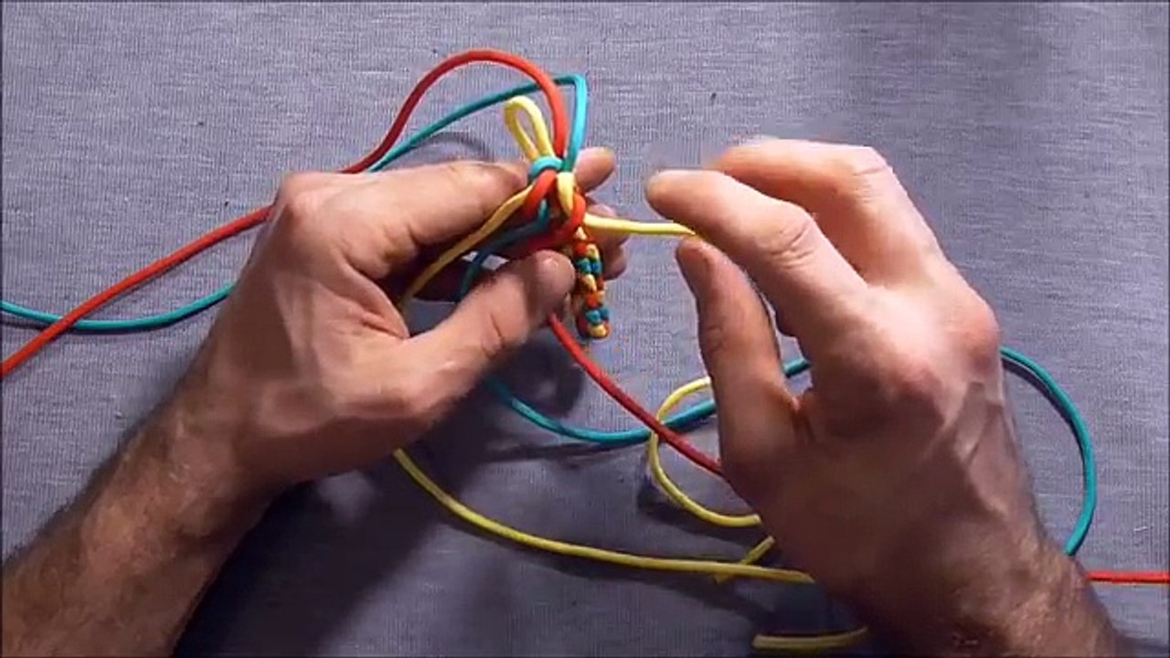 Nautical Knots How To Tie A Boat Fender Keychain With Paracord Видео