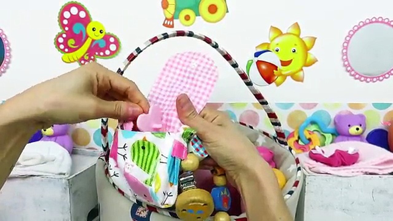 Canastilla para bebés de juguete y muñecas jugamos con las gemelas Nenuco Daniela y Lucía