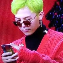 [100817] #throwback Cái này là để chào đón ngày... - Hội Những Cô Bồ Ngộ Nghĩnh Của G-Dragon