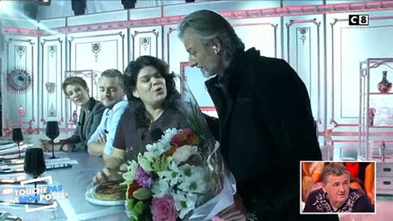 Gilles Verdez s'invite sur le plateau des "Terriens du dimanche" et se fait entarter par Thierry Ardisson - Regardez