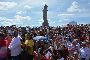 Pagadores de promessas de São Sebastião se sacrificam em agradecimento